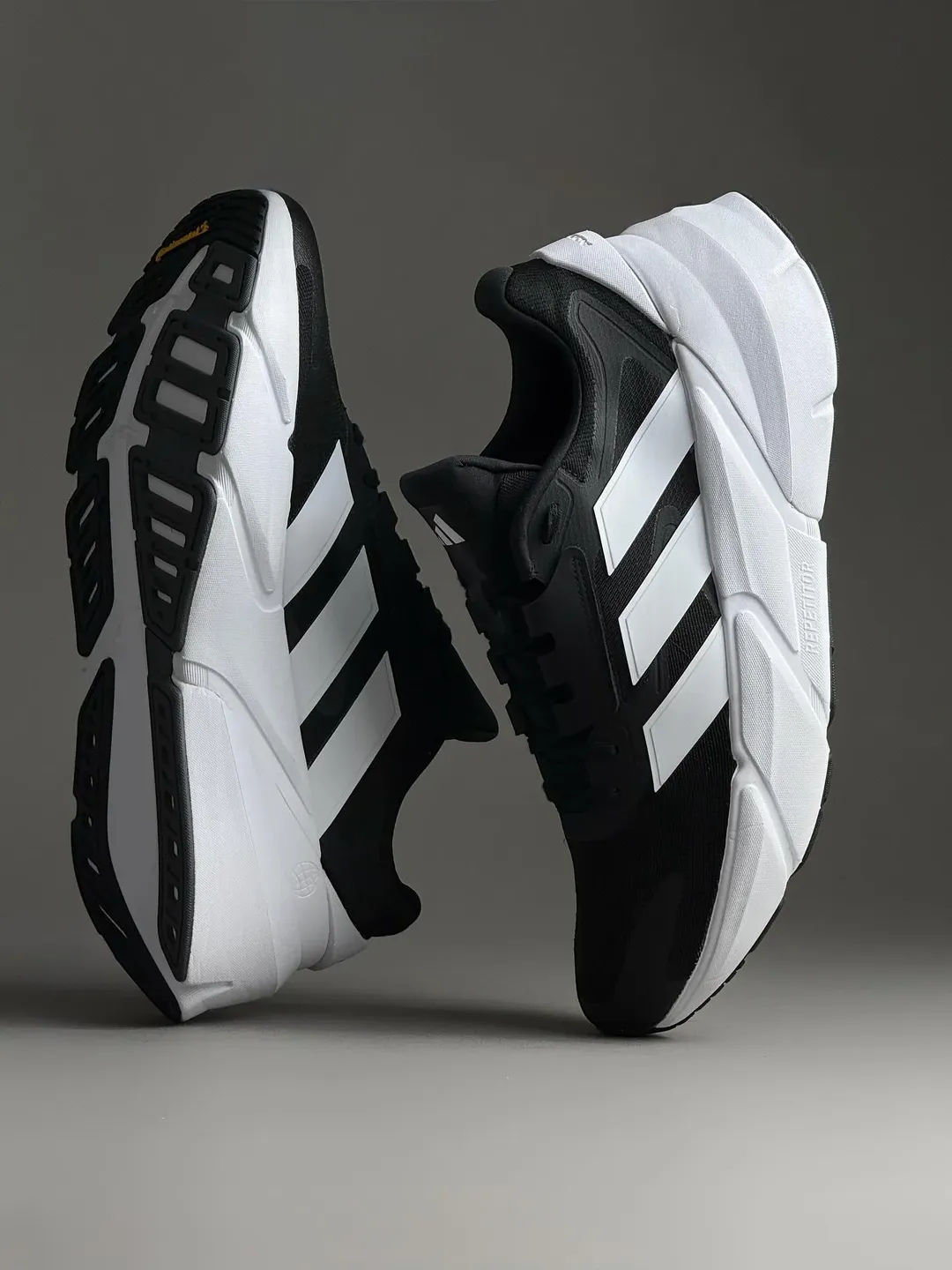 کتونی adidas adistar